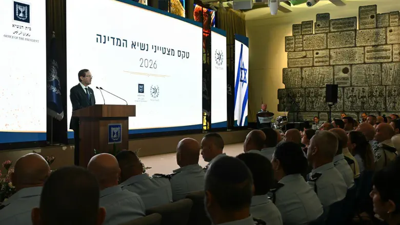 Herzog condemns Judea and Samaria ‘crime epidemic,’ praises Huckabee