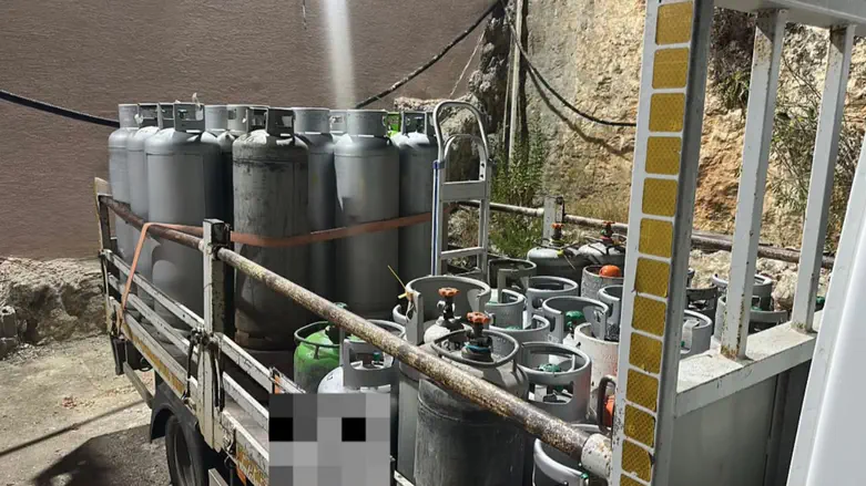 Police raid uncovers massive stash of ‘pirate’ gas cylinders