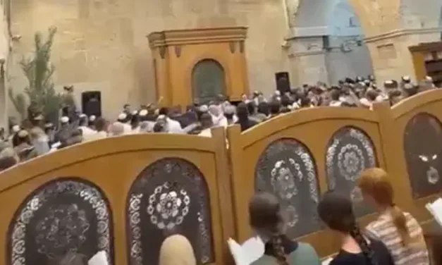After years of delays: Cave of the Patriarchs gets a roof