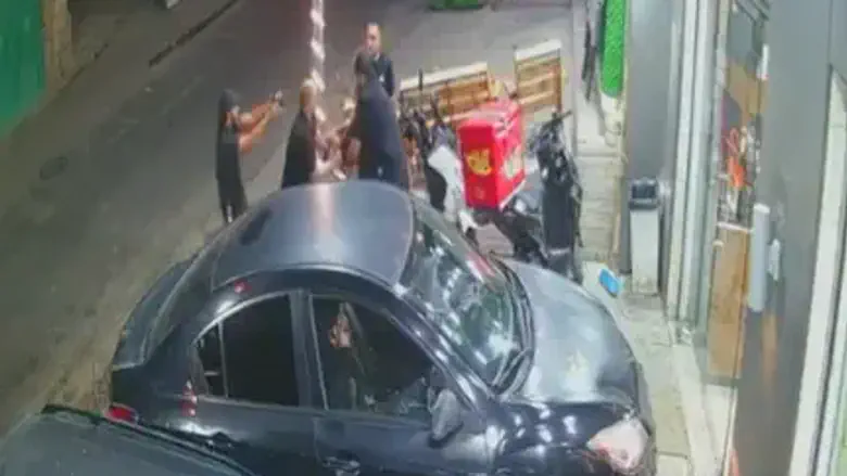 Caught on camera: Undercover Israeli officers snatch suspect in Jerusalem