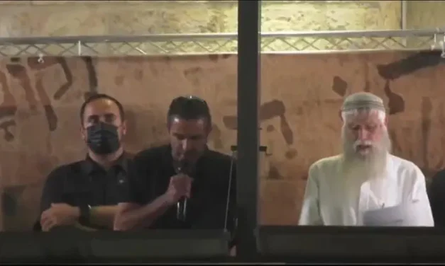 Bereaved father’s Kaddish echoes at Western Wall