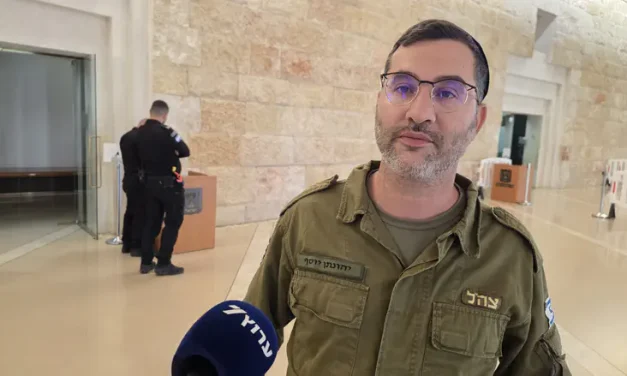 Rabbi Ovadia’s grandson blasts court over memorial ban