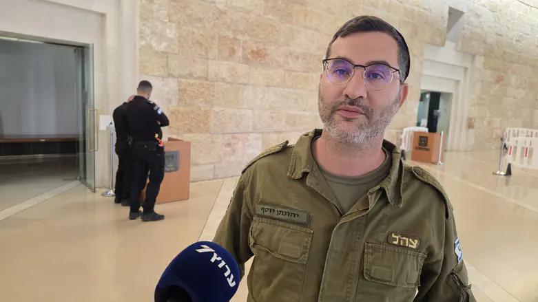 Rabbi Ovadia’s grandson blasts court over memorial ban