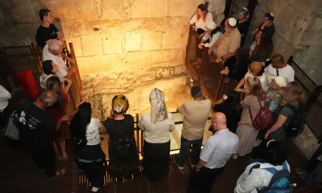 From grief to prayer: Bereaved families gather at Western Wall for Selichot