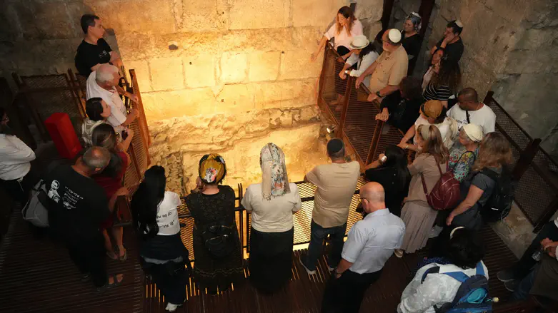 From grief to prayer: Bereaved families gather at Western Wall for Selichot