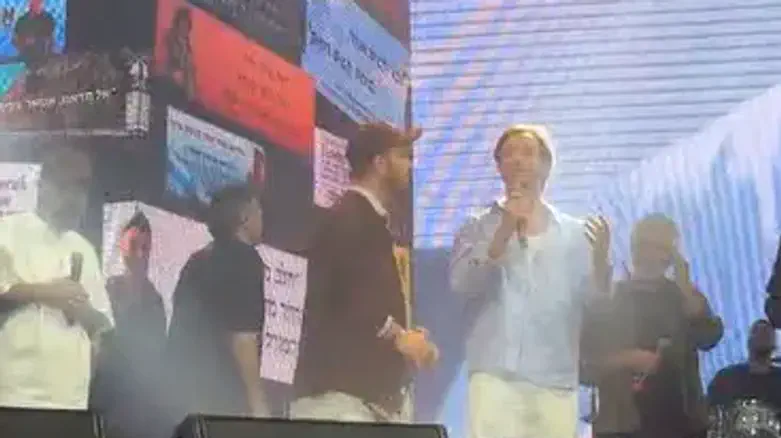 Watch: Captivity survivor Omer Shem Tov moves audience at Sultan’s Pool