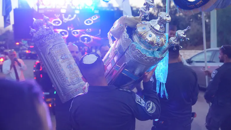 Torah scrolls dedicated in memory of fallen police officers