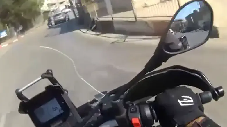 7-year-old without a helmet: The chase captured on a Border Police camera