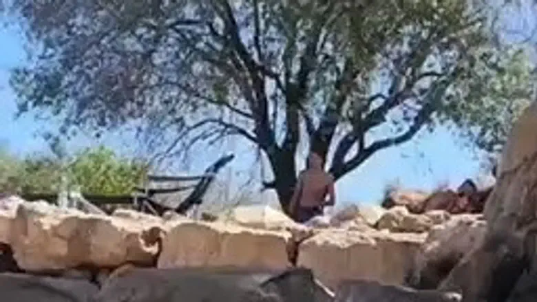 Footage from Binyamin attack: Gunfire heard as bathers take cover