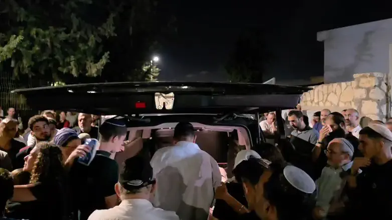Chilling: Terror victim’s son recites first ‘Kaddish’ at his father’s funeral