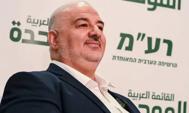 Poll: Most Israelis support disqualification of Arab parties