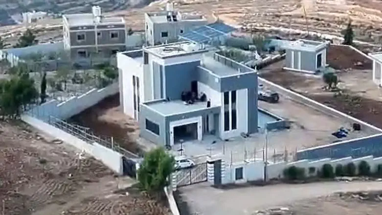 Claims of siege in Qusra – Drone footage shows otherwise