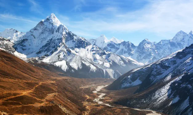 Dozens of Israelis trapped in the Himalayas