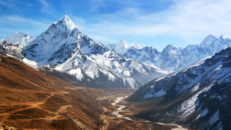 Dozens of Israelis trapped in the Himalayas