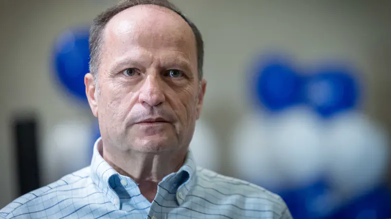 Bereaved father launches scathing attack on former hostage then apologizes