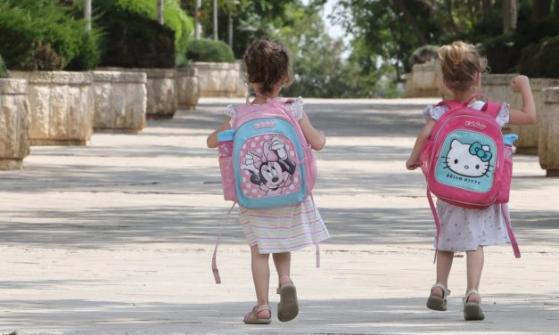 Nearly three million Israeli students begin school year with AI, financial education at center