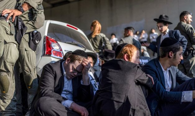 Is there a halachic basis to refuse to serve alongside a female paramedic? – opinion