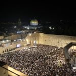 Nearly 150,000 people participate in final slihot prayers ahead of Yom Kippur at Kotel