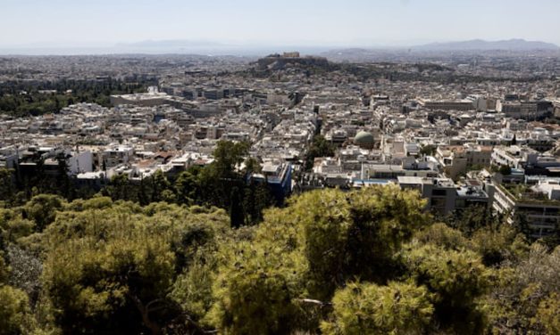 One injured after gas explosion in central Athens caused a building to partially collapse