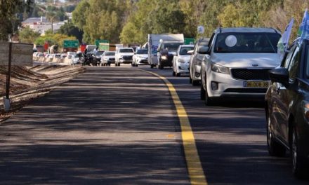 Thousands join Gaza border convoy urging government to approve renewed settlement efforts