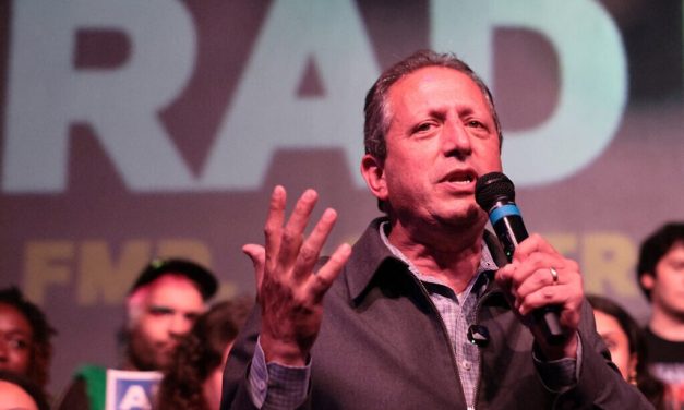 At Yom Kippur service, NYC’s Lander, Mahmoud Khalil accuse Israel of ‘genocide’