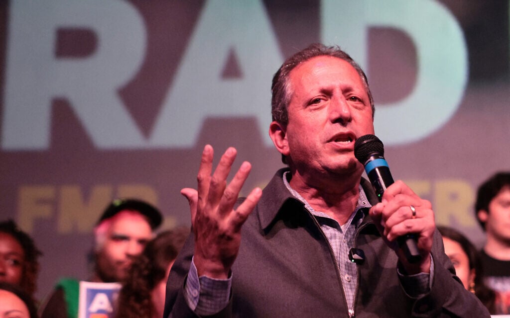 At Yom Kippur service, NYC’s Lander, Mahmoud Khalil accuse Israel of ‘genocide’