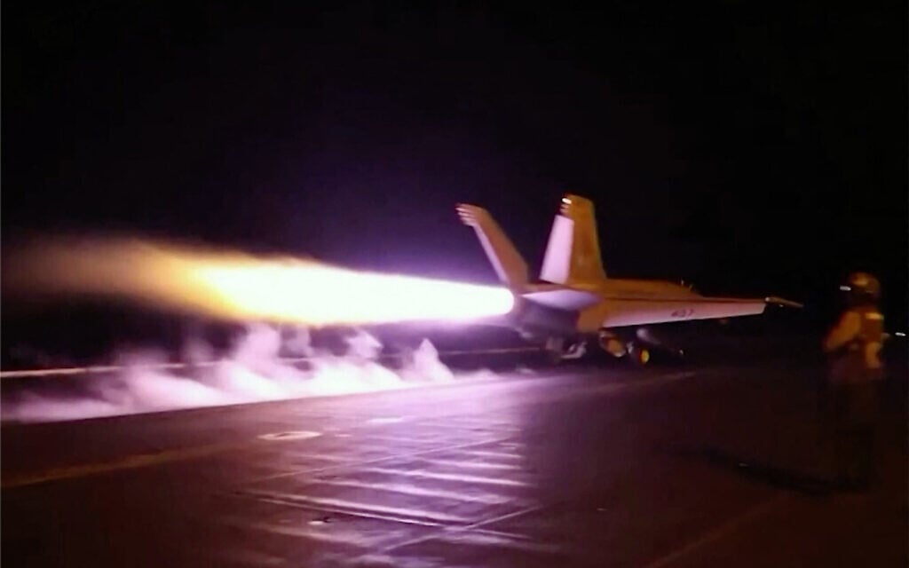 US strikes Iranian sites around Hormuz, IRGC says it retaliated against base in Jordan