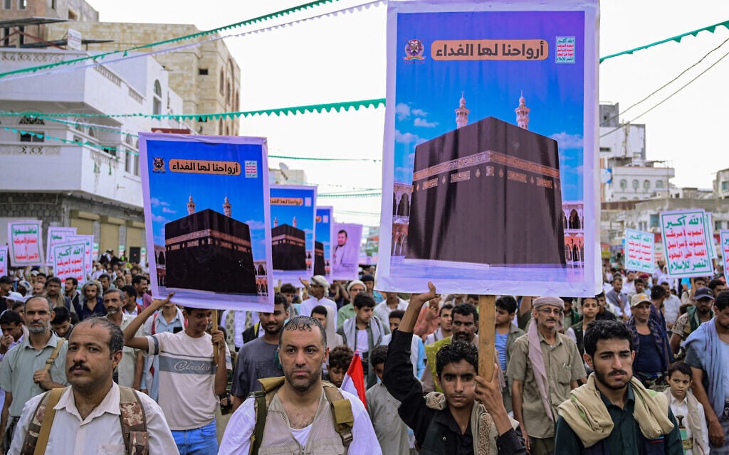 Saudi Arabia says it intercepted Houthi missiles; group claims strikes on Riyadh, Aramco