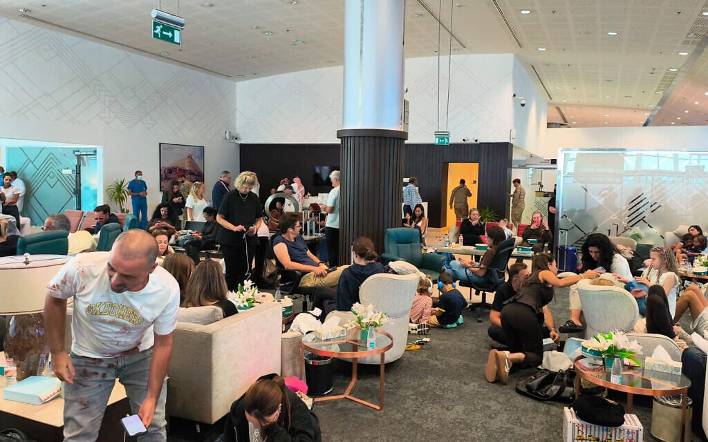 Passengers laud ‘heroism’ of Israelis who subdued flydubai flight attacker, as videos show moments of fear