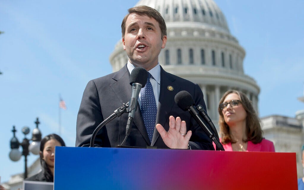 Centrist beats progressive foe in NH Democratic Senate primary marked by Israel criticism