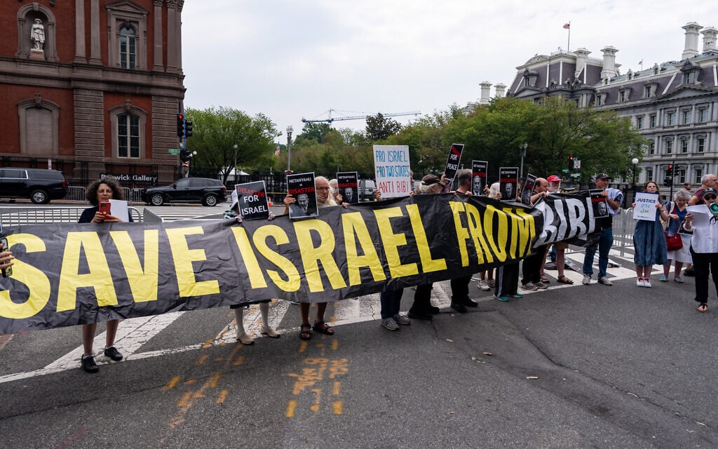 Poll: Majority of US Jewish voters concerned Netanyahu has fueled antisemitism