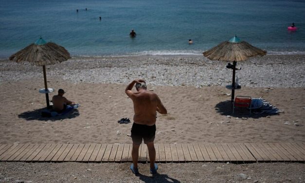 August was hottest month ever recorded worldwide, European climate monitor says