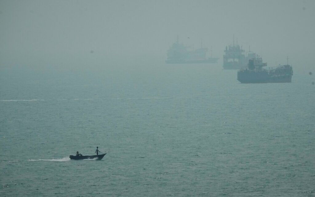Iran-Oman Hormuz deal won’t immediately reopen strait, source tells Iranian media