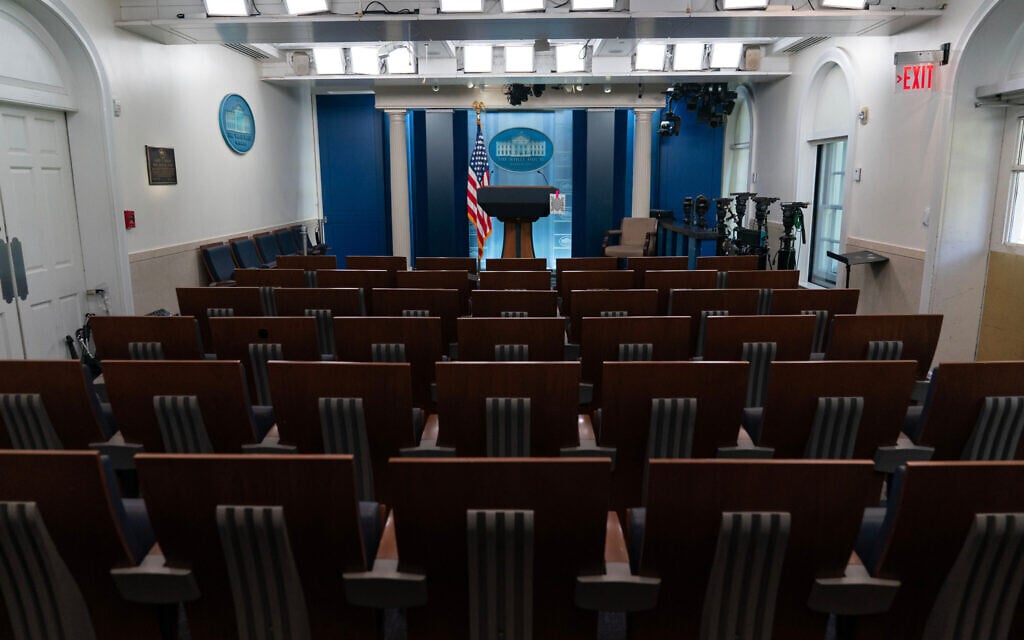 CNN, MS NOW, Politico allowed back at White House after judge ordered Trump to lift ban