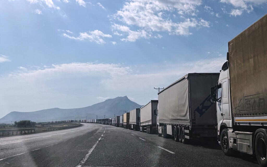 Trucks jammed at Turkey-Iran border as US blockade pushes trade overland