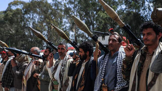 More than 140 killed as Yemen forces, Houthis clash