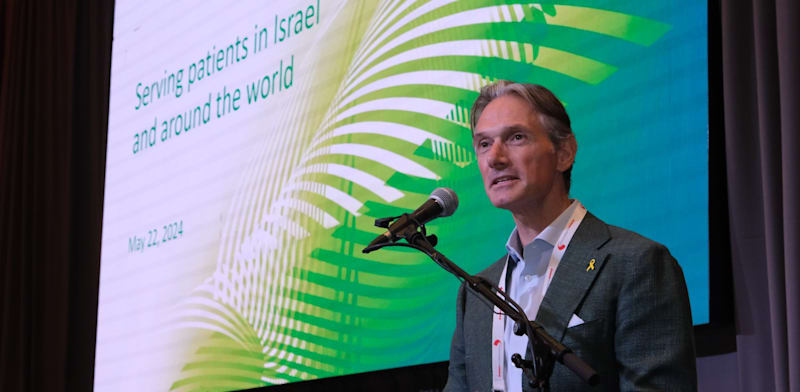 After credit upgrade, Teva plans to recycle debt
