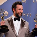 Noah Wyle wins an Emmy for playing one of TV’s most Jewish doctors