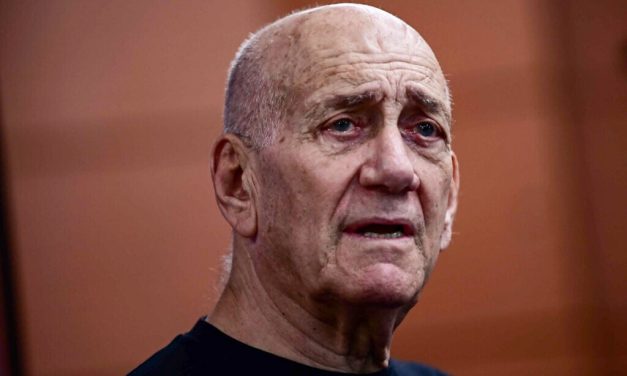 Signaling support for UK sanctions, Olmert decries ‘ethnic cleansing’ in West Bank