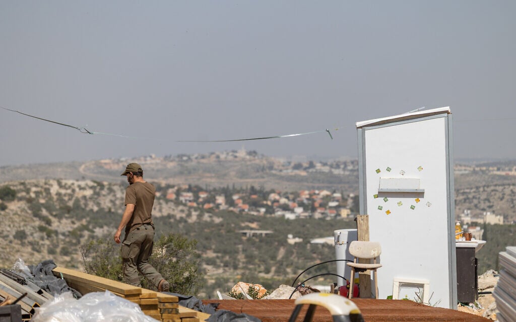 Netanyahu orders some West Bank outposts removed, amid US pressure over settler attacks
