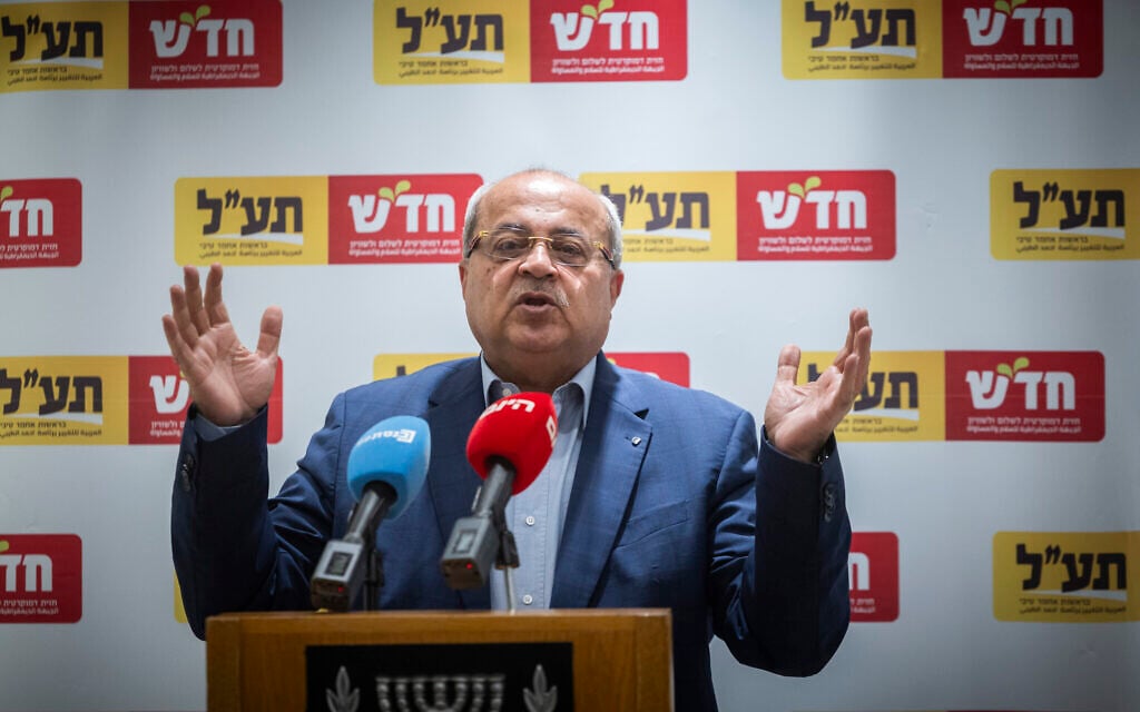 Senior Arab MK backs replacing Knesset speaker after election, hints minority government an option