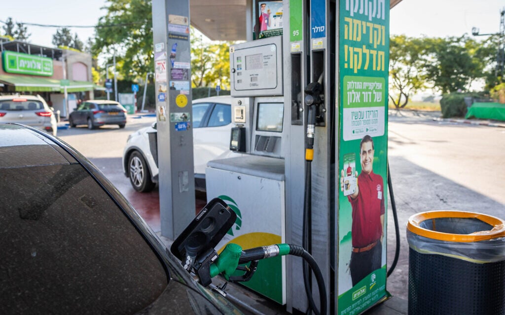 Price at pump set to hit record high of NIS 8.27 per liter