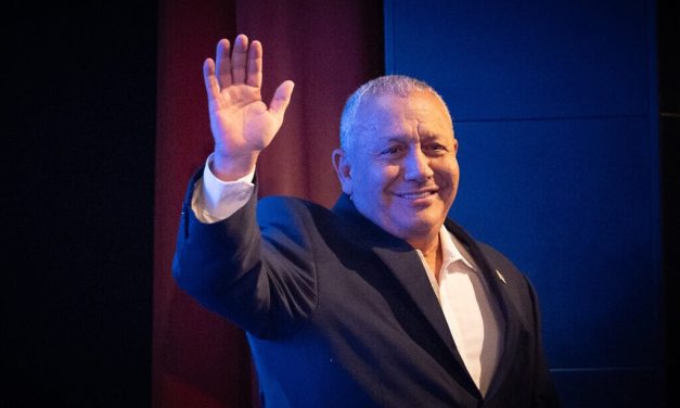 ‘Teddy bear with a spine of iron’: How Gadi Eisenkot has emerged as Netanyahu’s chief election rival