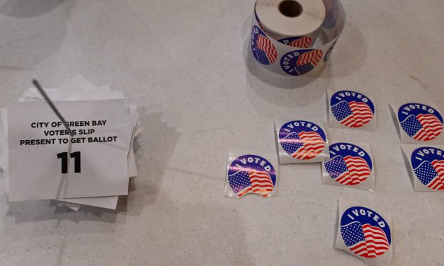 Poll shows two-thirds of U.S. Jewish voters will favor Democrats in November
