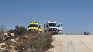 Israeli stabbed at West Bank farm as elite IDF units hunt attacker