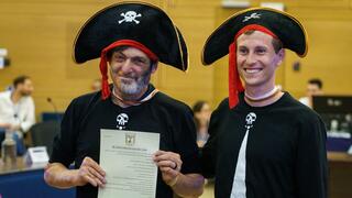 From crowns to pirates: Israel’s fringe parties turn election filing day into a spectacle
