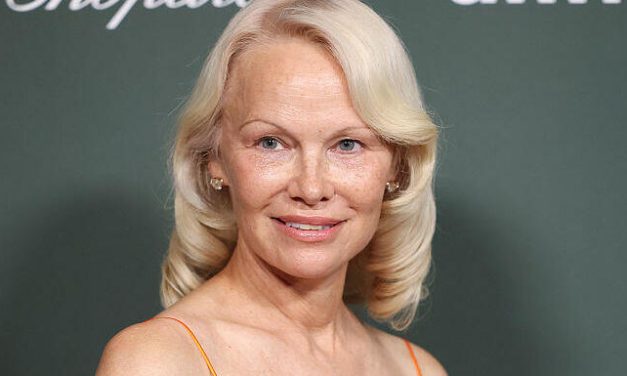 Pamela Anderson, 59, steals the spotlight in Venice without a trace of makeup