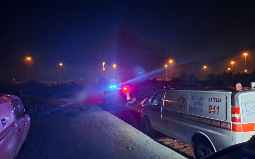Bodies of 3 men found in back seat of burned car near Baqa al-Gharbiya in suspected murder