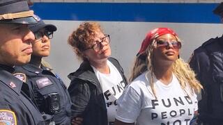 Oscar winner, ‘Sex and the City’ star arrested at anti-Netanyahu protest: ‘Go to hell’