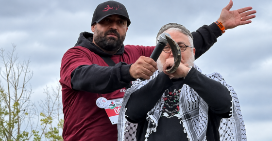 Worst Shofar Blow Ever? Jewish Israel-Hater Embarrasses Himself